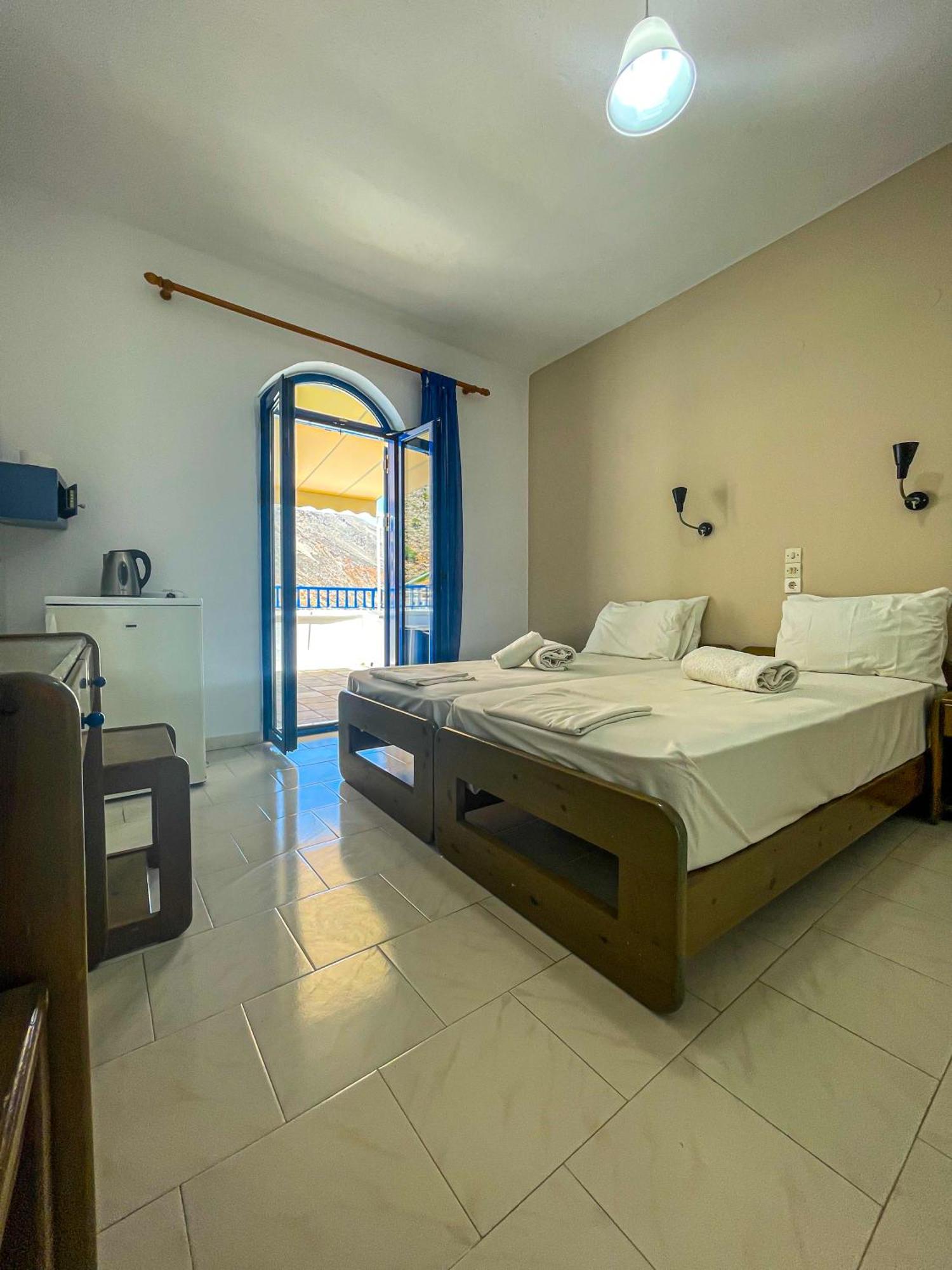 The Blue House Hotell Loutro Exteriör bild