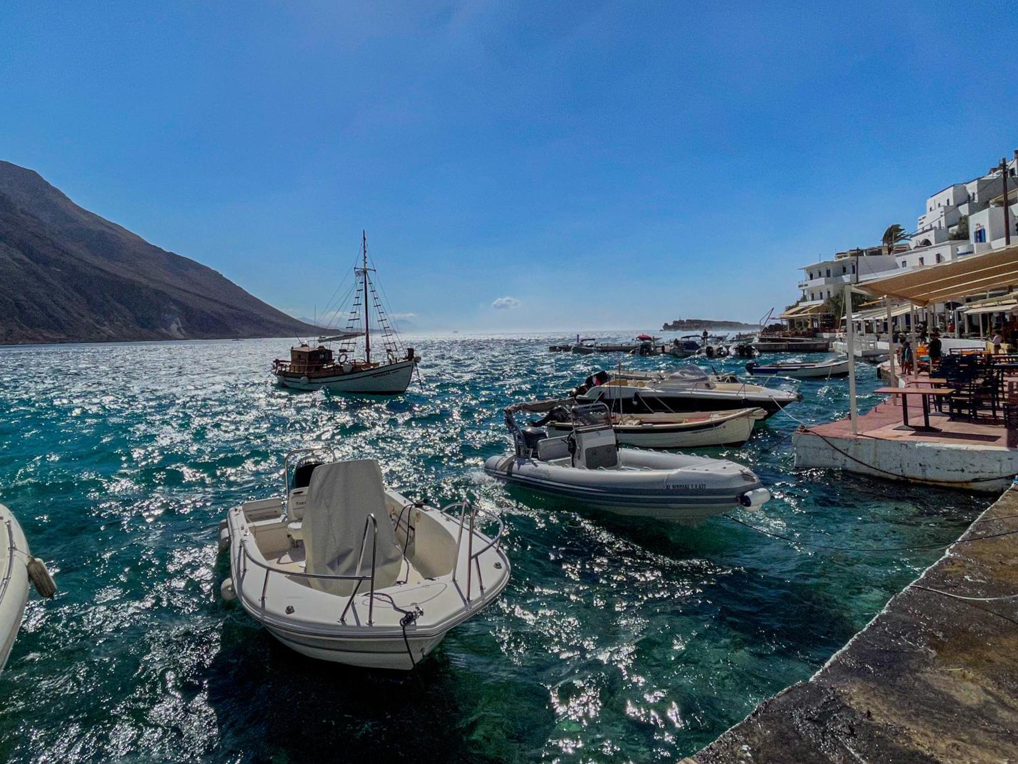 The Blue House Hotell Loutro Exteriör bild